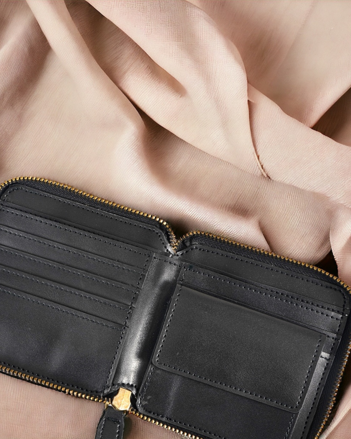 Kivik Small Zip Wallet | Apple Leather